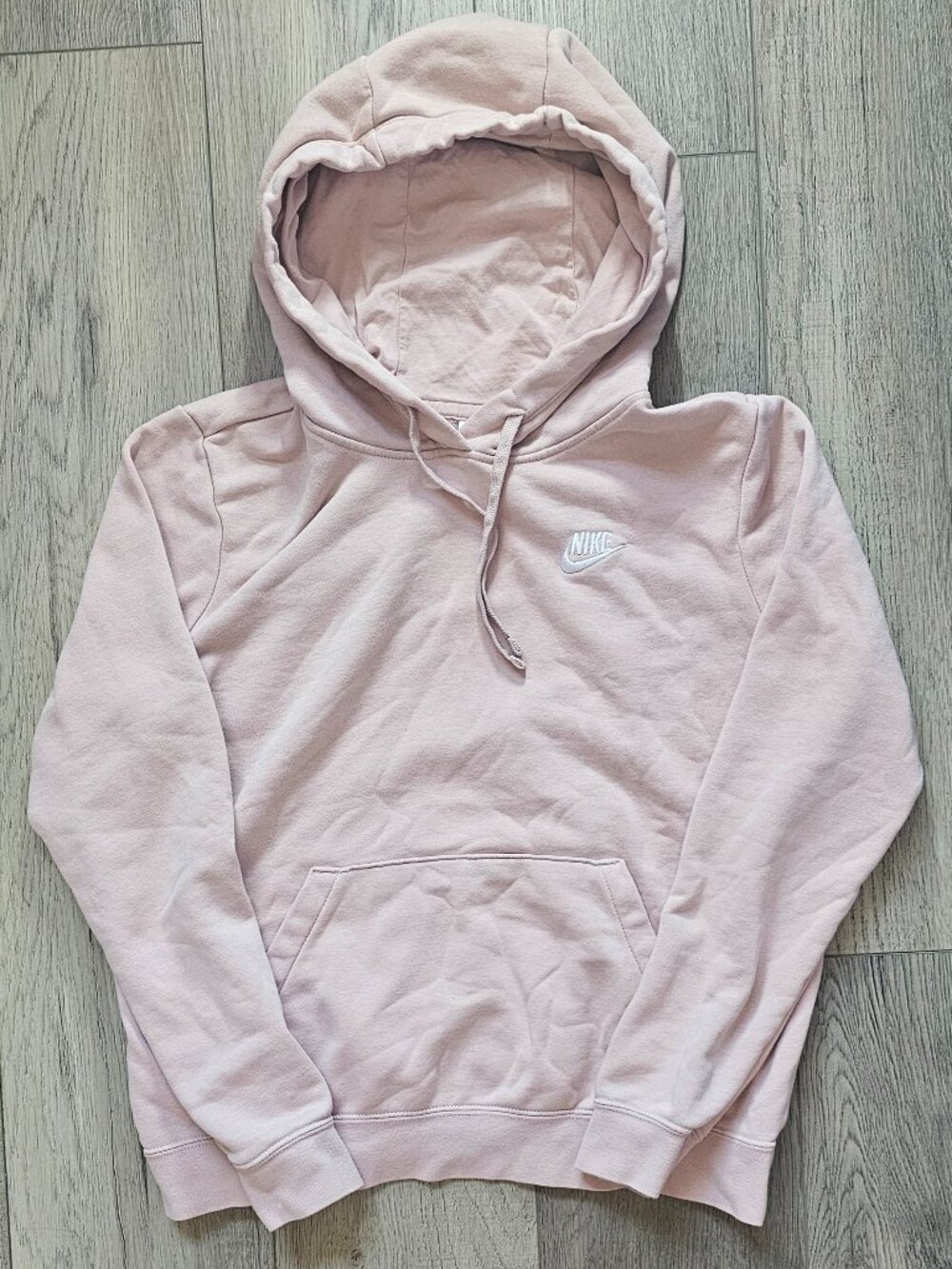 Nike's Women's Sportswear Club Fleece Essential Hoodie Size Small